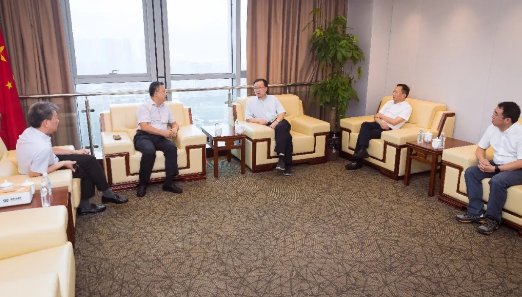 供应链综合商业服务平台迈进浙江第一站 — — 星耀娱乐与温州交运集团战略签约